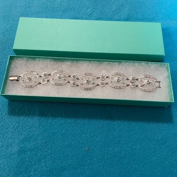 Vintage Pave Set Rhinestone Bracelet - Picture 12 of 12